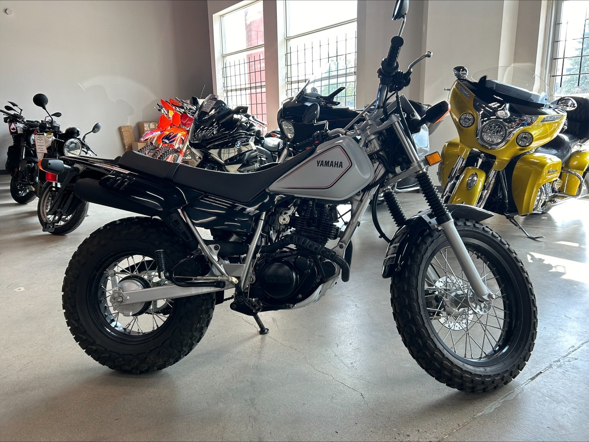 2025 Yamaha TW200