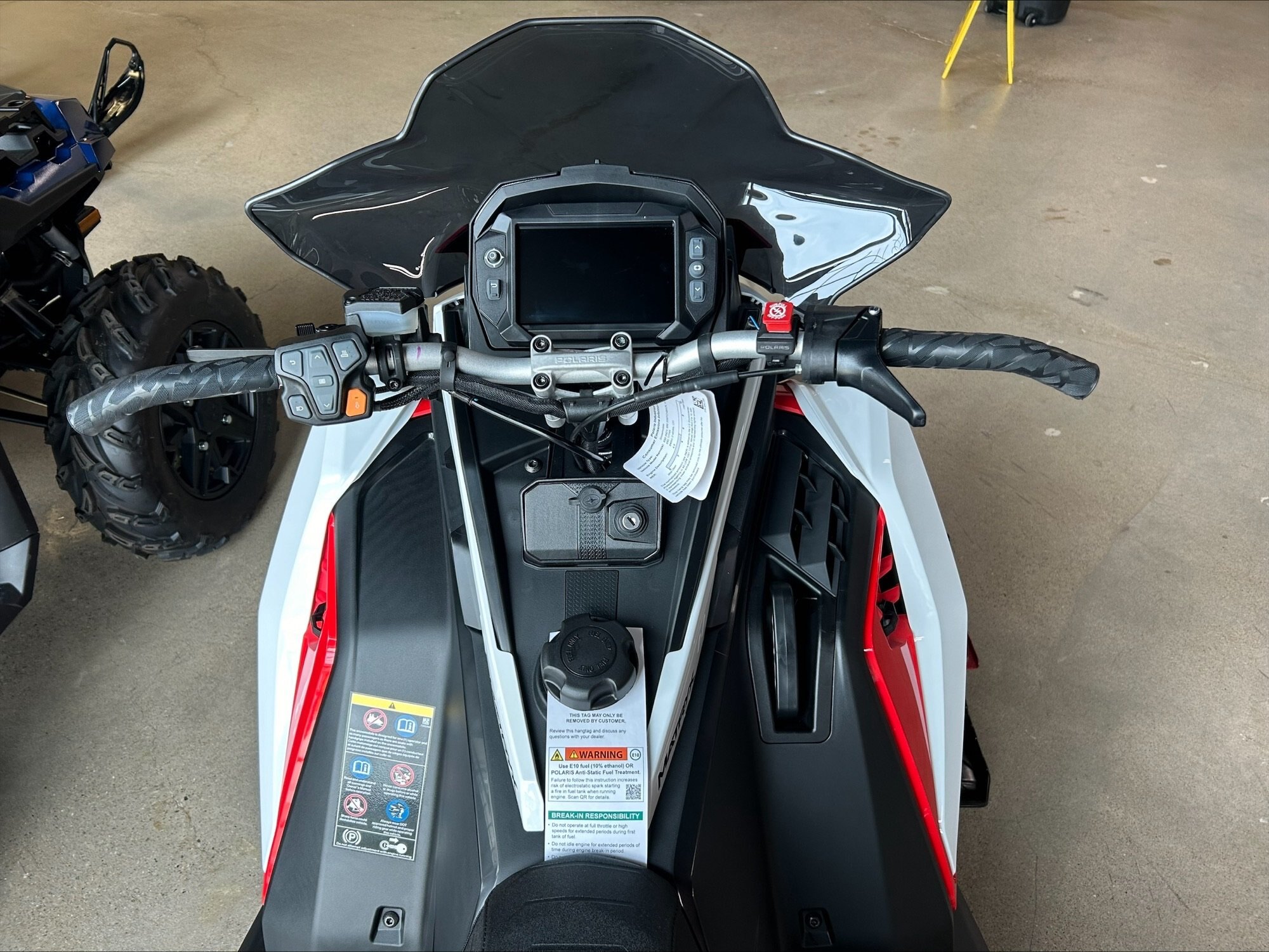 2027 Polaris 850 Indy XC 137 7S