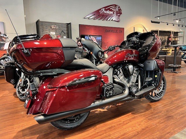 2026 Indian Pursuit Dark Horse 112 w/ Powerband Audio
