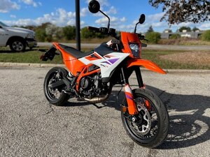 2026 KTM 390 SMC R