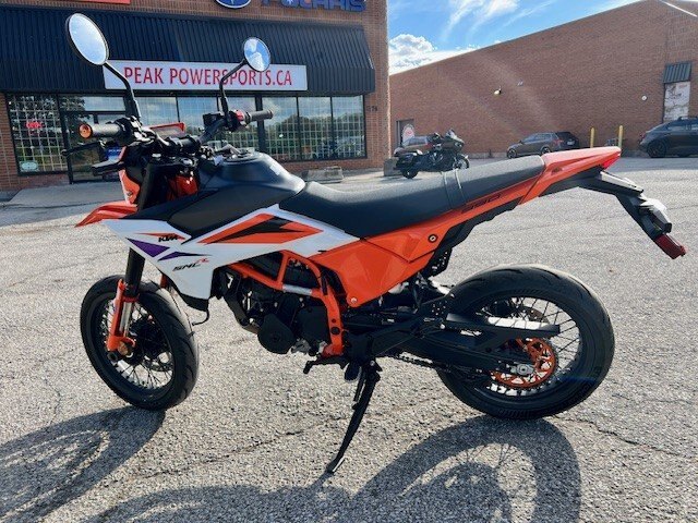 2026 KTM 390 SMC R