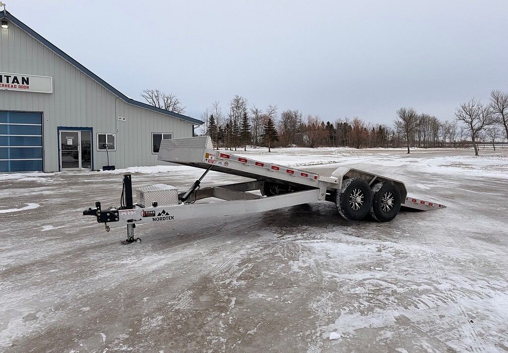 2026 Diamond C 24' Equipment Trailer