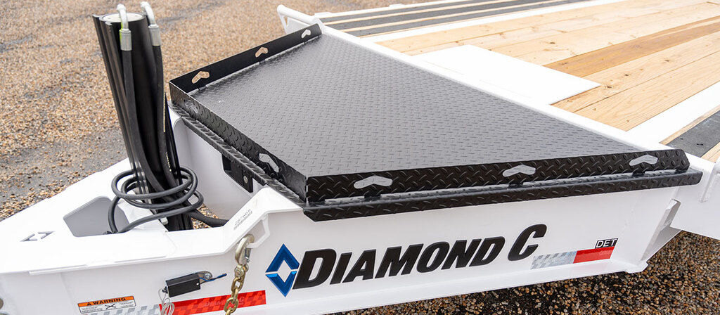 2026 Diamond C 20' Gravity Tilt Deck HDT 15.5k Trailer