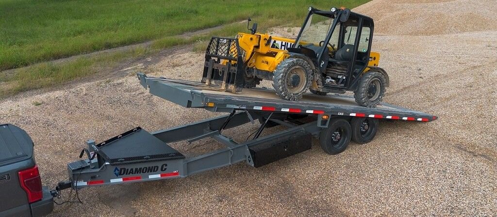 2026 Legend Premium Trailers Enclosed 16' Thunder V-Nose Trailer