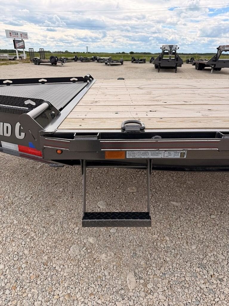 2026 Diamond C 24' Equipment Deckover DEC 23k Trailer