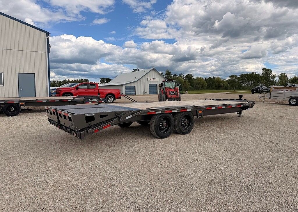 2026 Diamond C 24' Equipment Deckover DEC 23k Trailer