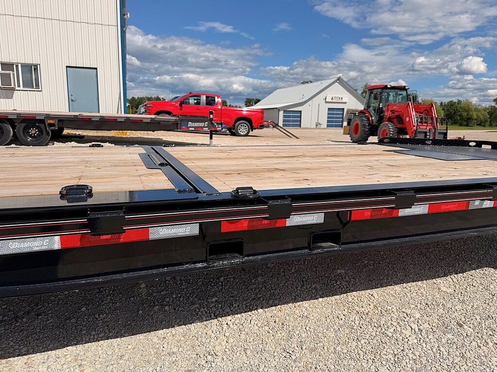 2026 Diamond C 24' Gravity Tilt Deck HDT 23k Trailer