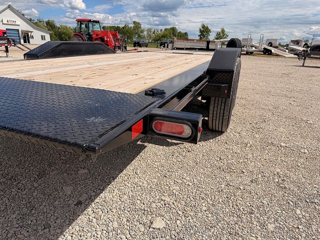 2026 Diamond C 24' Gravity Tilt Deck HDT 23k Trailer
