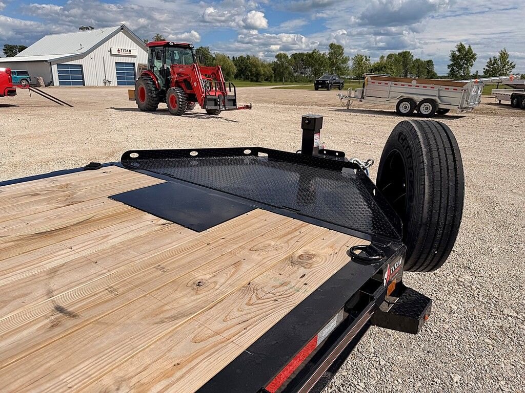 2026 Diamond C 24' Gravity Tilt Deck HDT 23k Trailer