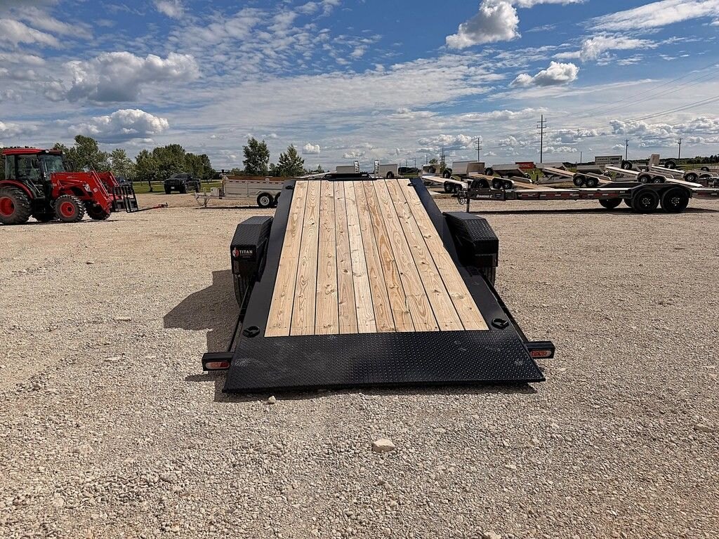 2026 Diamond C 24' Gravity Tilt Deck HDT 23k Trailer