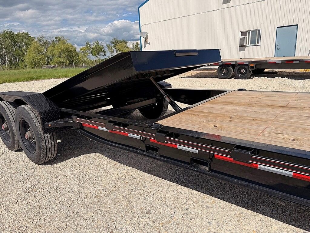 2026 Diamond C 24' Gravity Tilt Deck HDT 23k Trailer