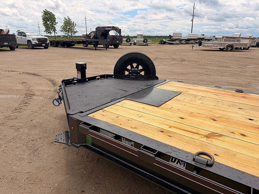 2026 Diamond C 24' Equipment LPX 24k Trailer