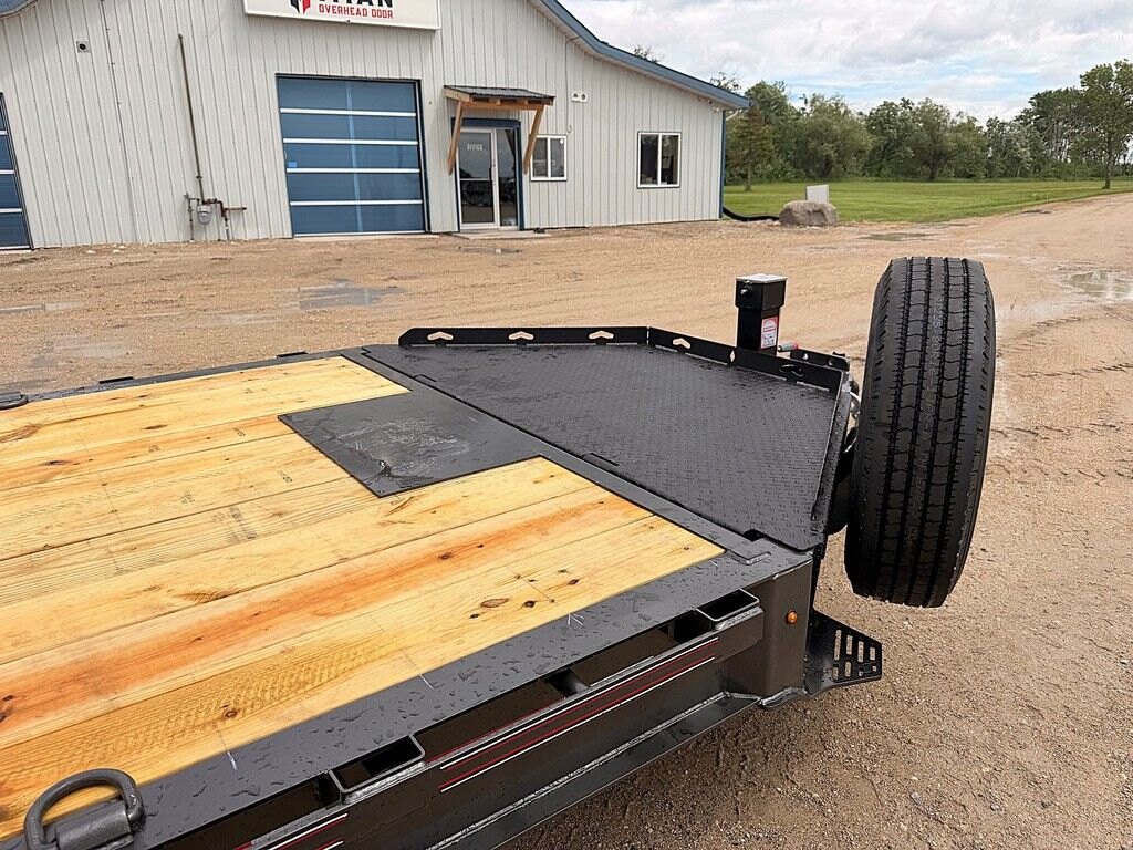 2026 Diamond C 24' Equipment LPX 24k Trailer
