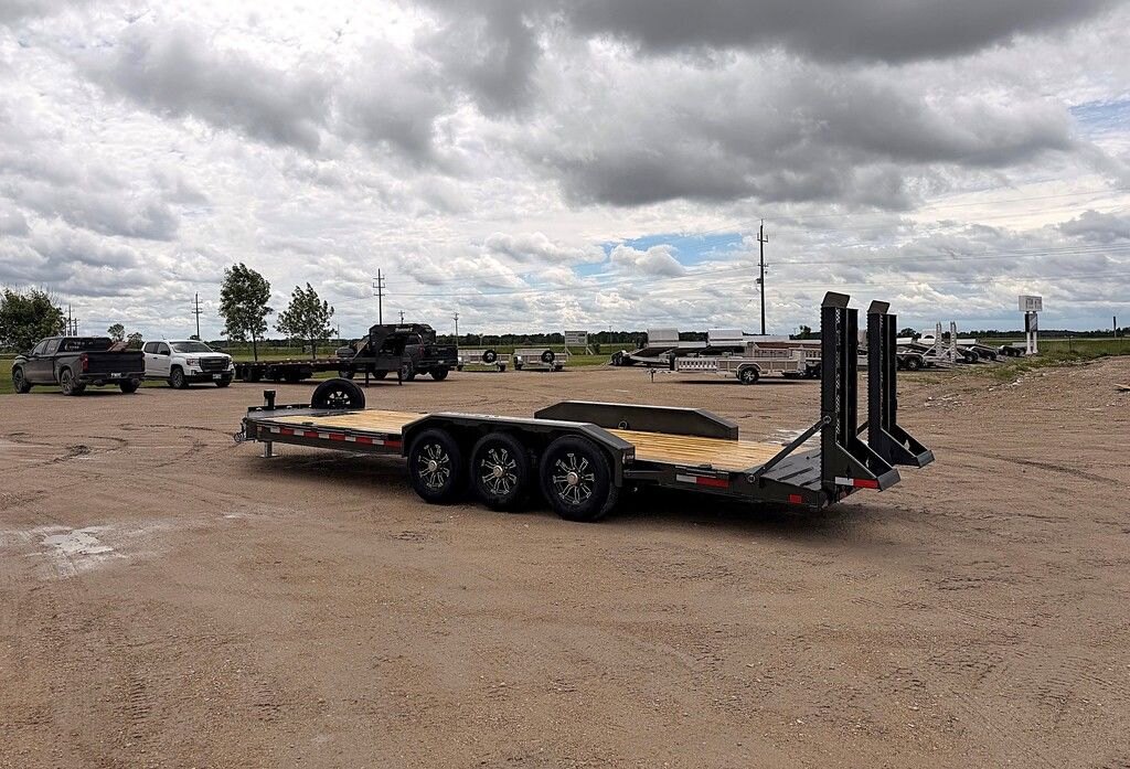 2026 Diamond C 24' Equipment LPX 24k Trailer
