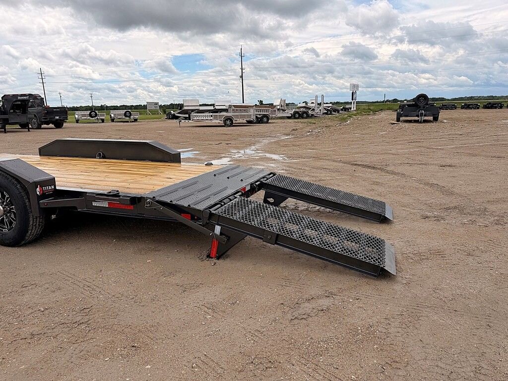 2026 Diamond C 24' Equipment LPX 24k Trailer
