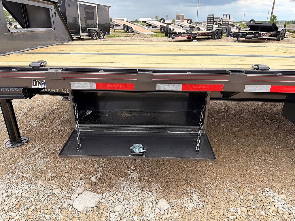 2026 Diamond C 35' Gooseneck HDT 40k Trailer