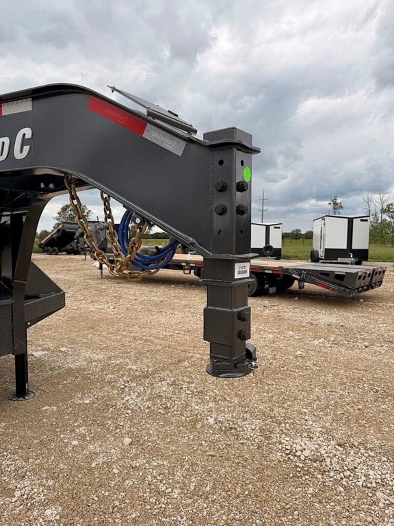2026 Diamond C 35' Gooseneck HDT 40k Trailer