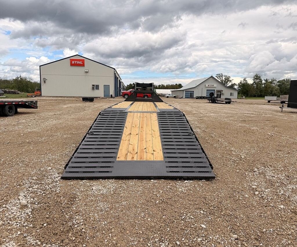2026 Diamond C 35' Gooseneck HDT 40k Trailer