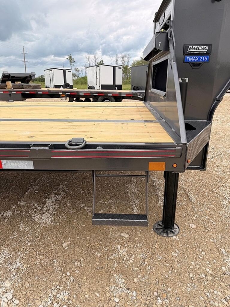 2026 Diamond C 35' Gooseneck HDT 40k Trailer