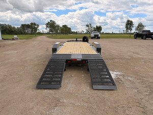 2026 Diamond C 20' Equipment 15.5k Trailer