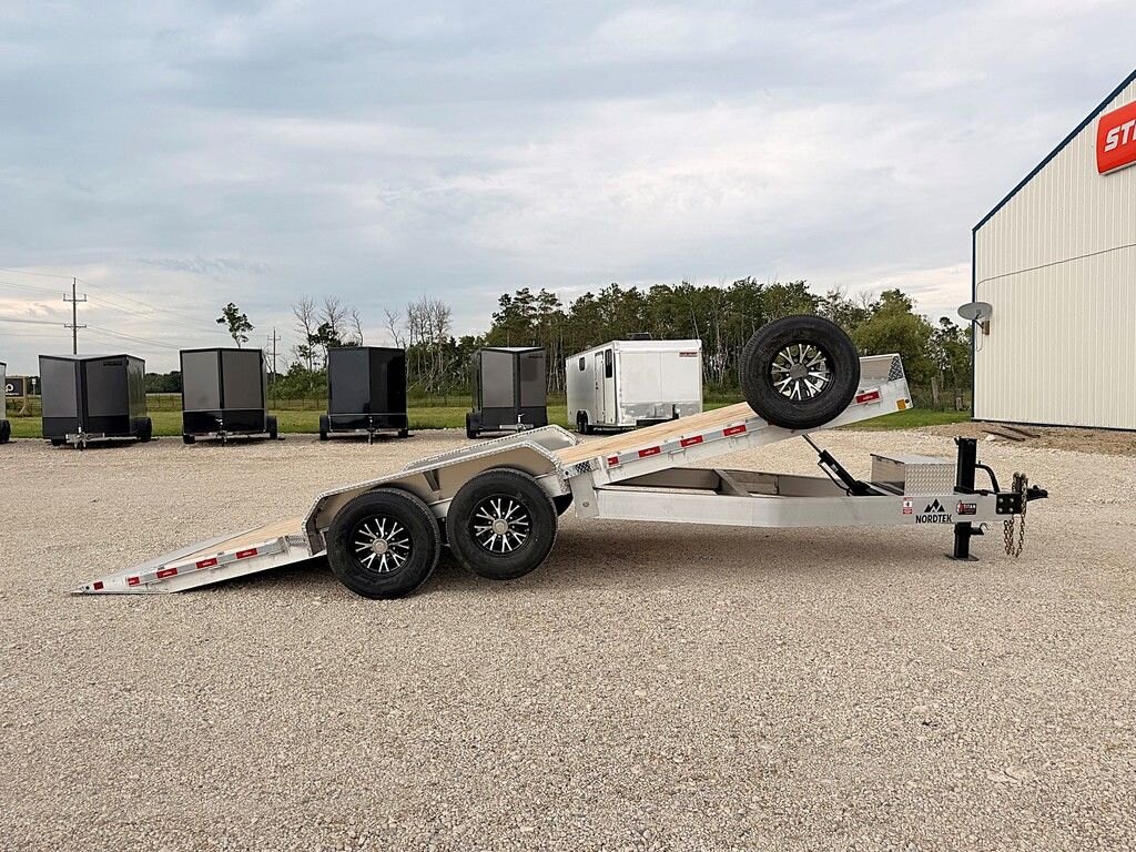 2027 Diamond C 24' Equipment LPX 24k Trailer