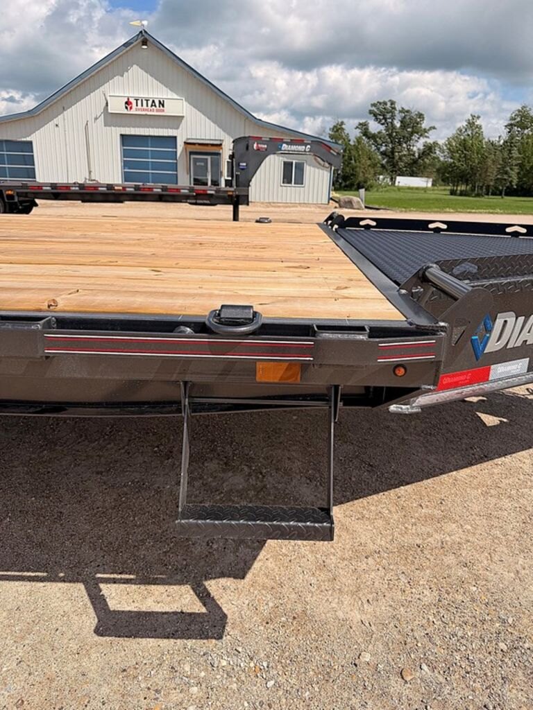 2026 Diamond C 24' Equipment Deckover DEC 18k Trailer