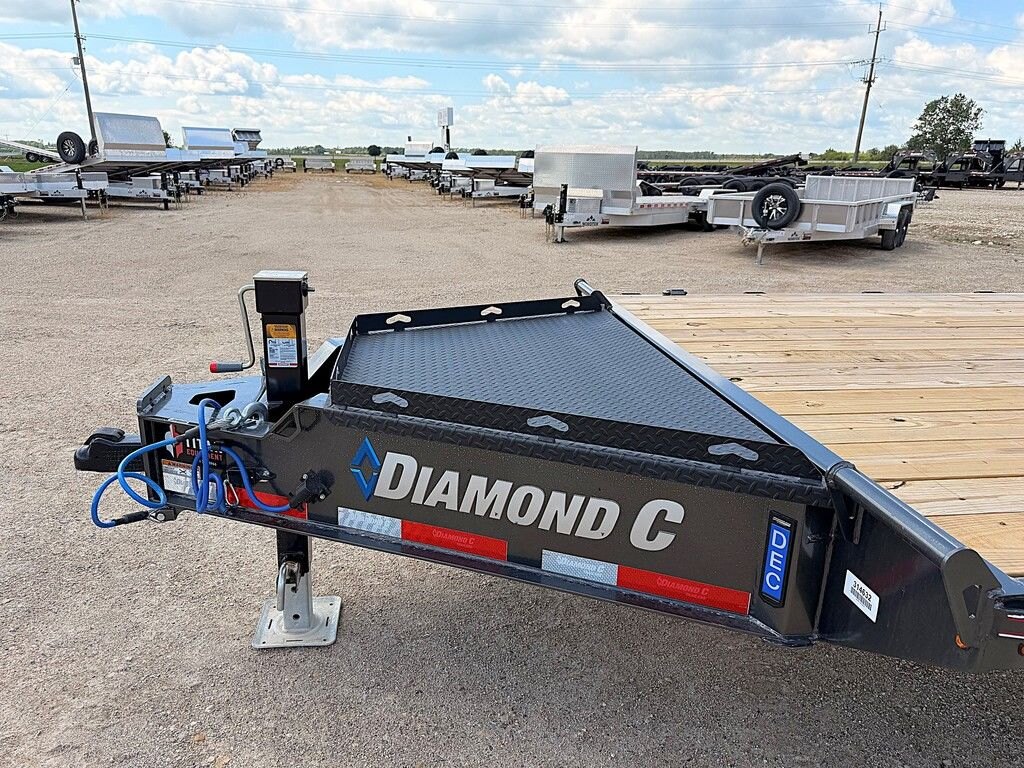 2026 Diamond C 24' Equipment Deckover DEC 18k Trailer