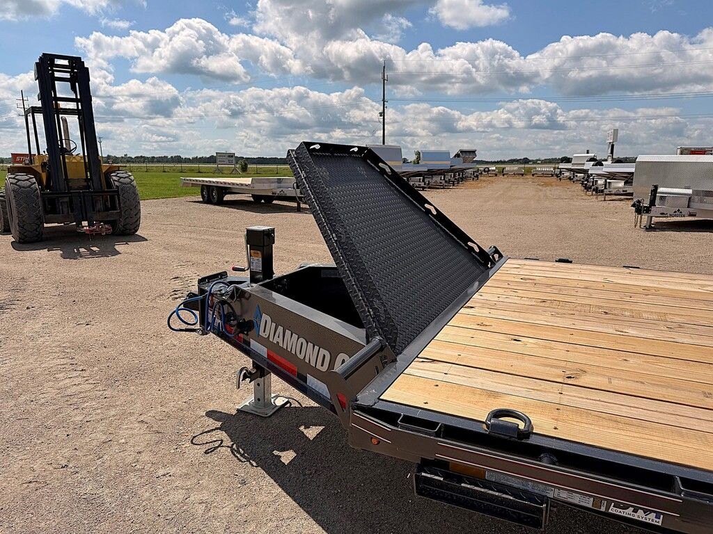 2026 Diamond C 24' Equipment Deckover DEC 18k Trailer