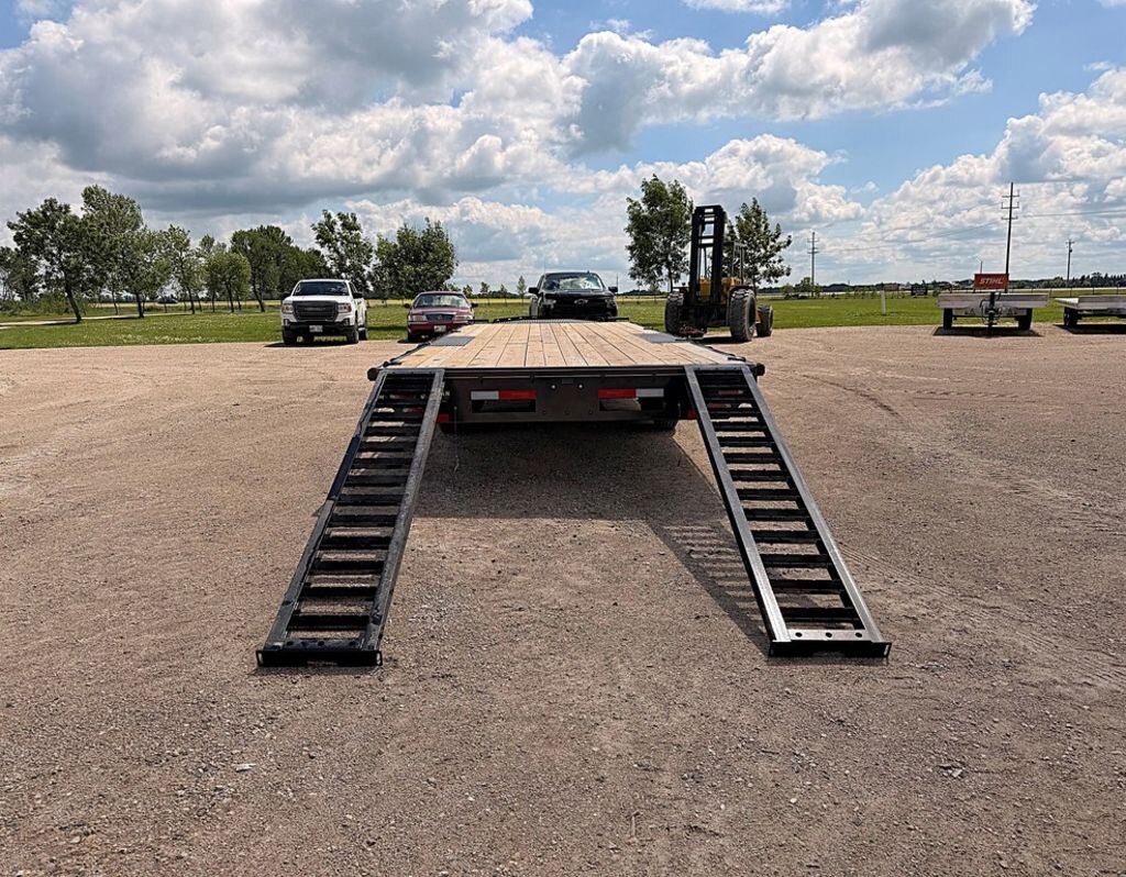 2026 Diamond C 24' Equipment Deckover DEC 18k Trailer