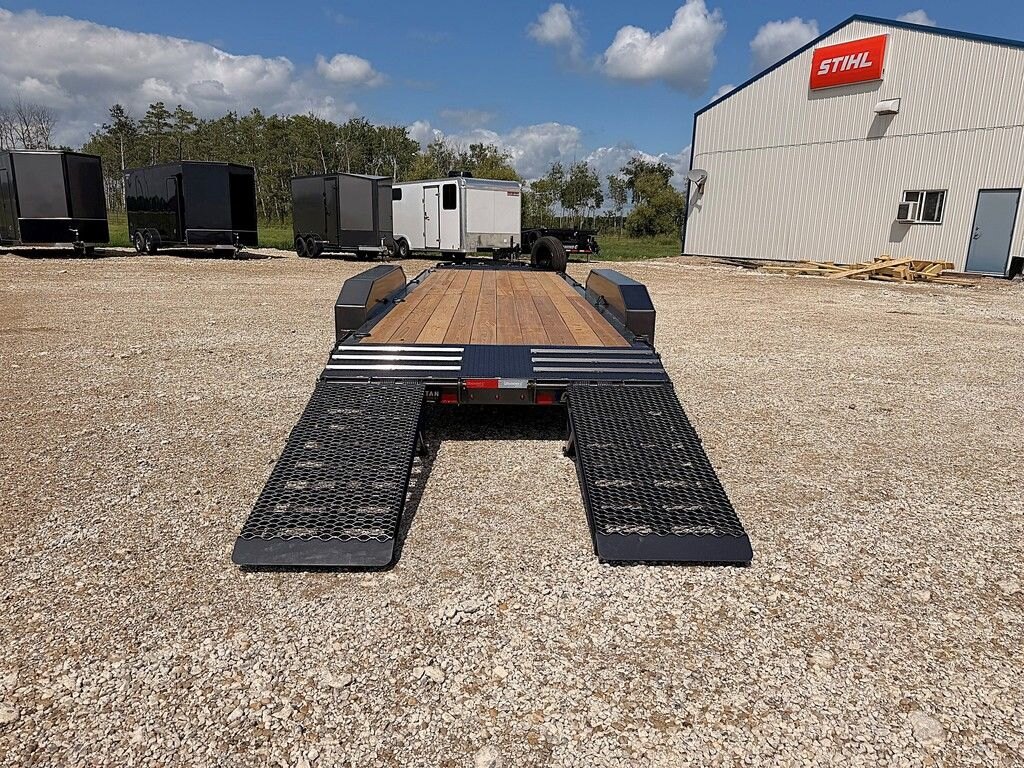 2027 Diamond C 24' Equipment LPX 24k Trailer