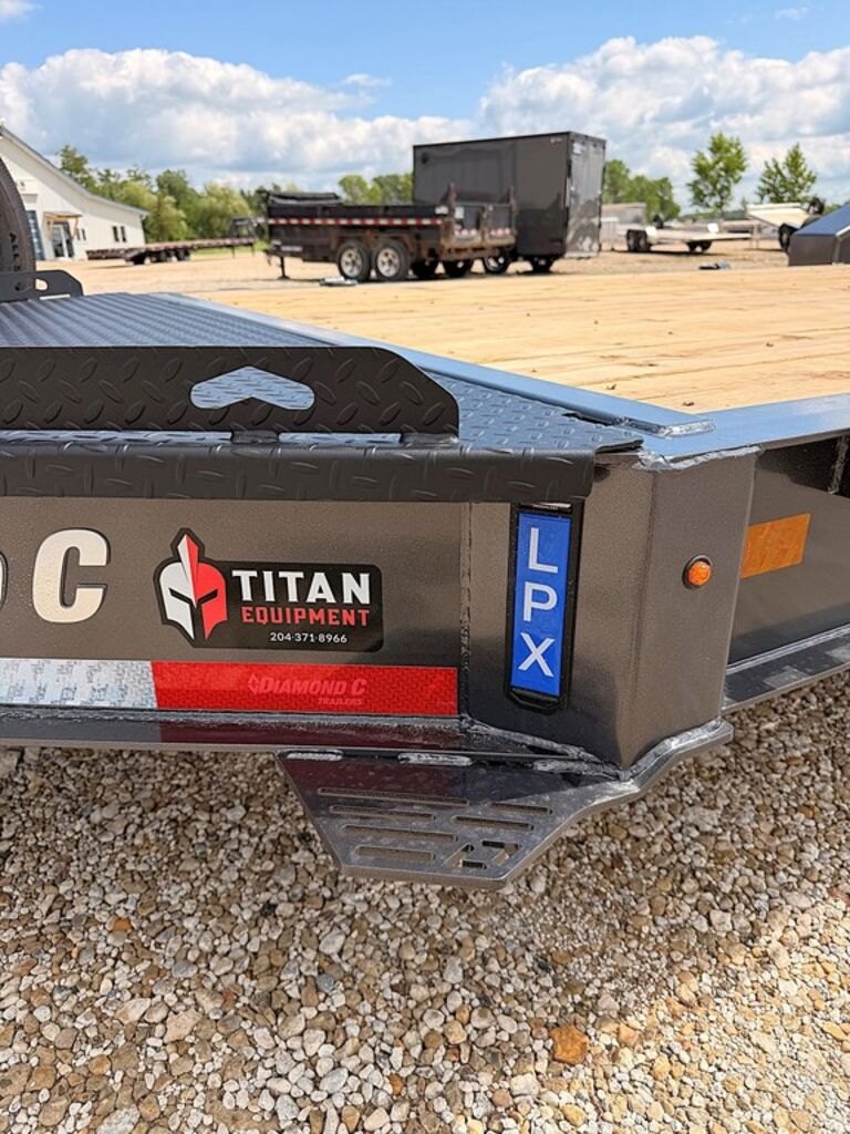 2027 Diamond C 24' Equipment LPX 24k Trailer