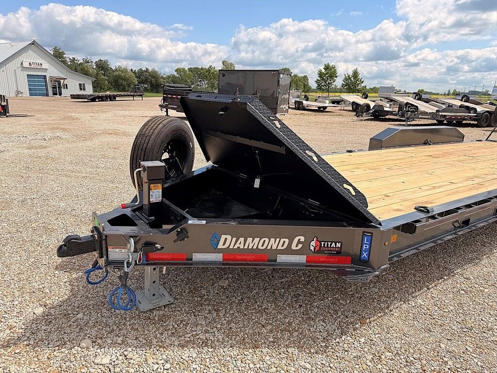 2027 Diamond C 24' Equipment LPX 24k Trailer