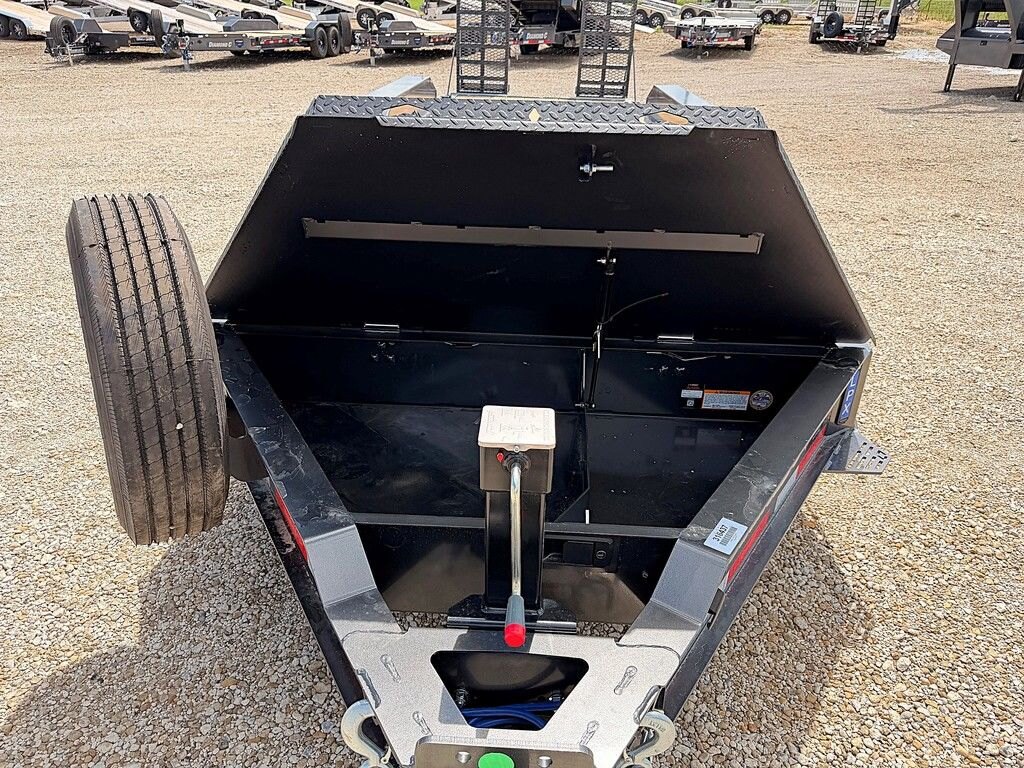 2027 Diamond C 24' Equipment LPX 24k Trailer