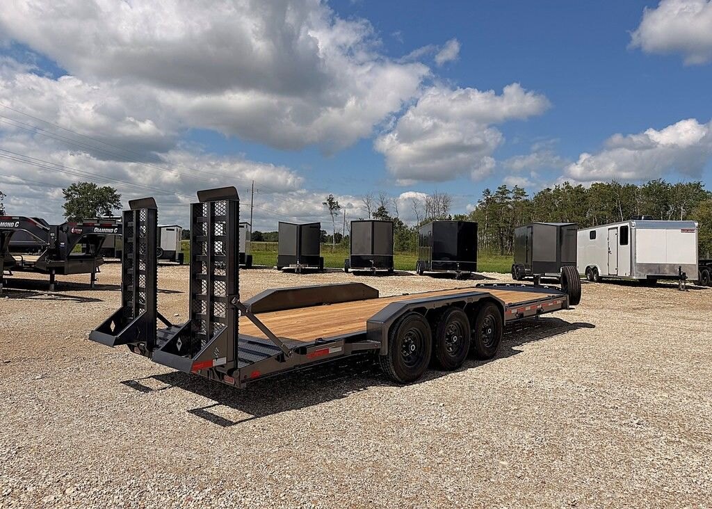 2027 Diamond C 24' Equipment LPX 24k Trailer