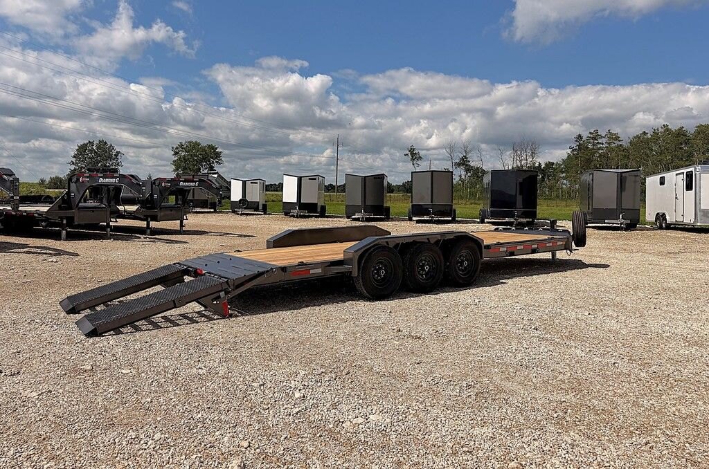 2027 Diamond C 24' Equipment LPX 24k Trailer