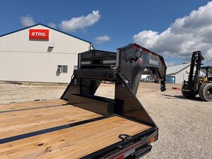 2026 Diamond C 32' Gooseneck 30k FMAX MR Trailer