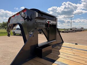 2026 Diamond C 32' Gooseneck 30k FMAX MR Trailer