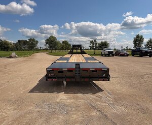 2026 Diamond C 32' Gooseneck 30k FMAX MR Trailer