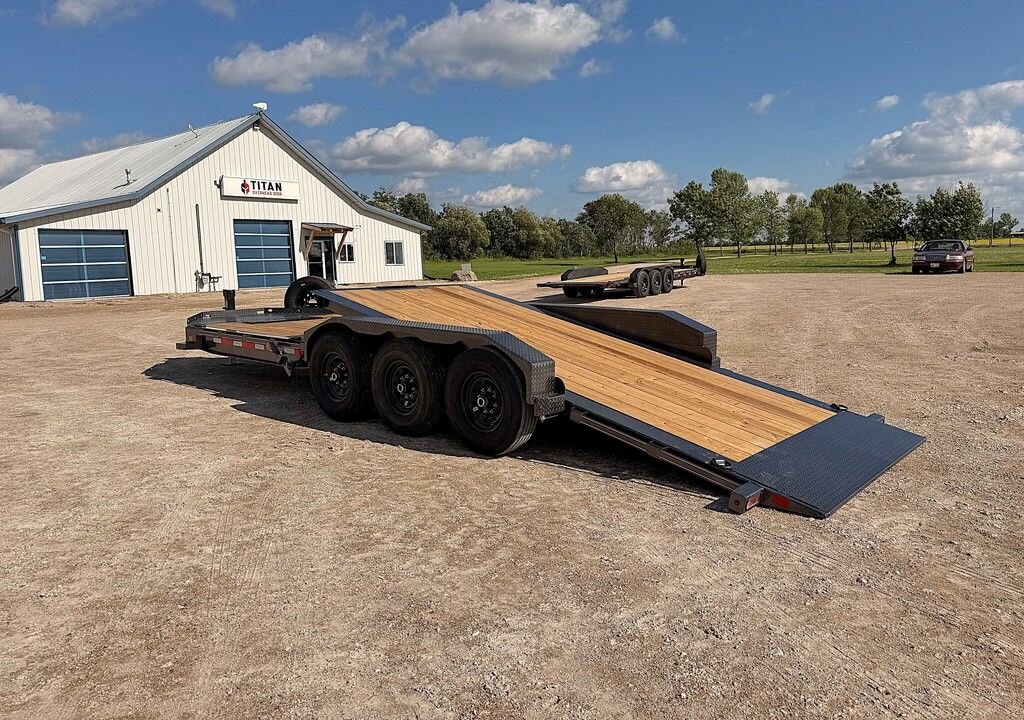 2026 Diamond C 24' Gravity Tilt Deck HDT 24k Trailer