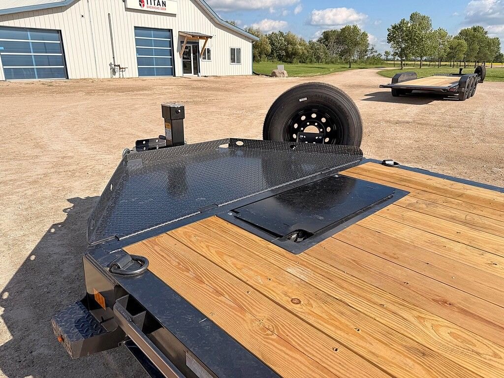 2026 Diamond C 24' Gravity Tilt Deck HDT 24k Trailer