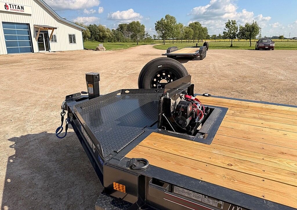 2026 Diamond C 24' Gravity Tilt Deck HDT 24k Trailer