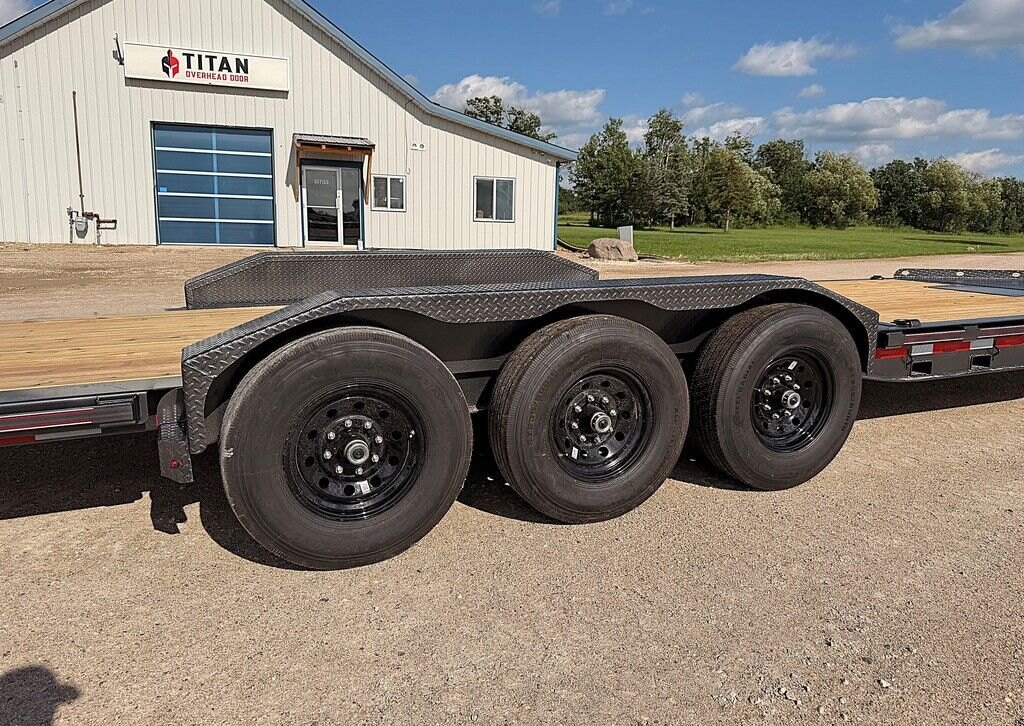 2026 Diamond C 24' Gravity Tilt Deck HDT 24k Trailer