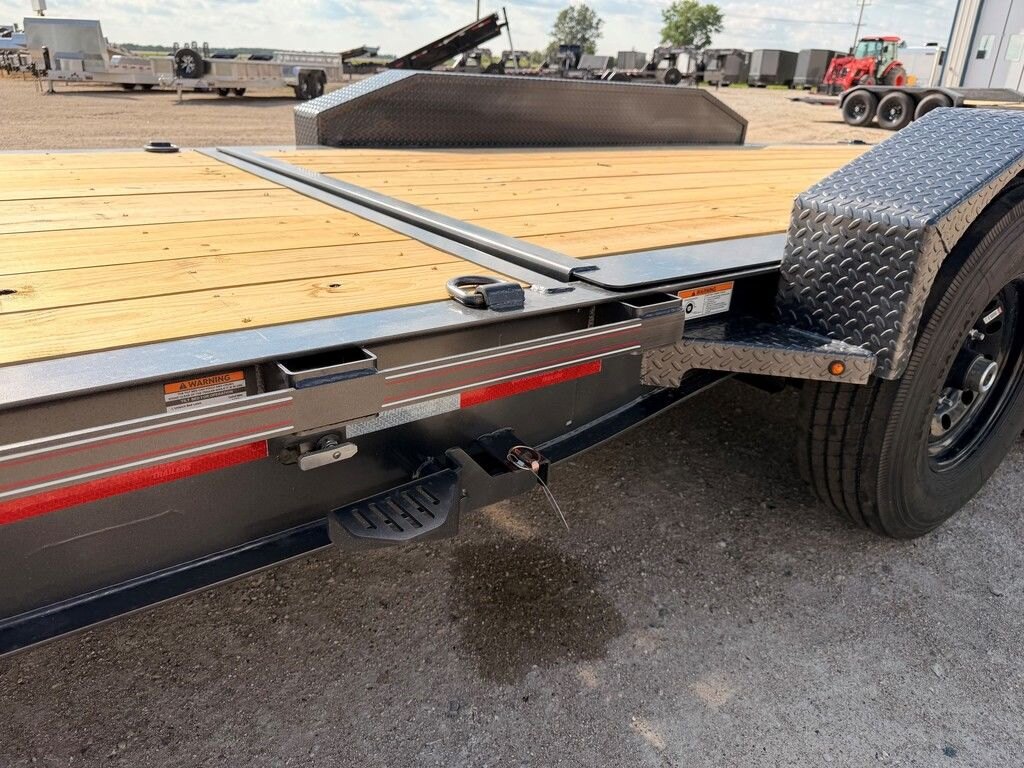 2026 Diamond C 24' Gravity Tilt Deck HDT 24k Trailer