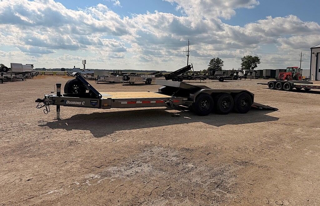 2026 Diamond C 24' Gravity Tilt Deck HDT 24k Trailer