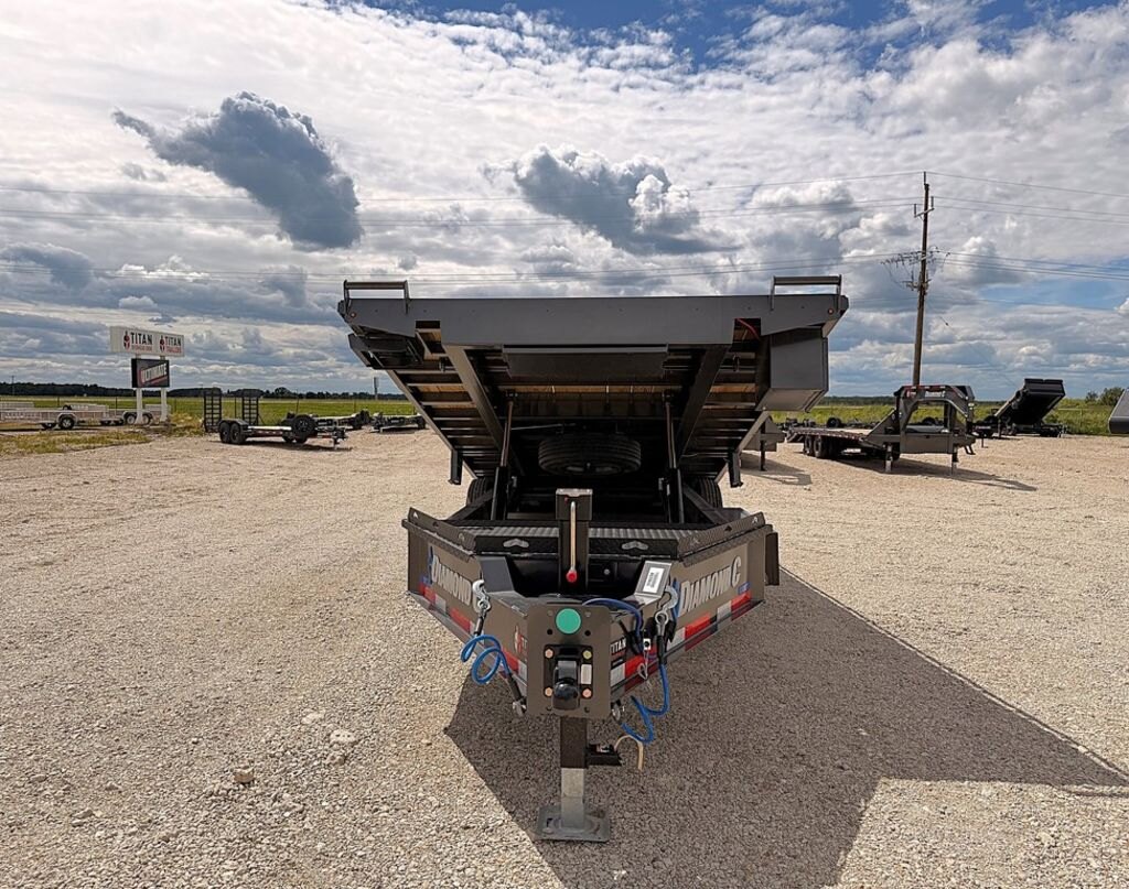 2026 Diamond C 24' Hydraulic Tilt Deckover DET 18k Trailer