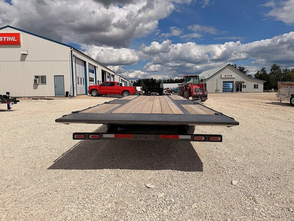 2026 Diamond C 24' Hydraulic Tilt Deckover DET 18k Trailer