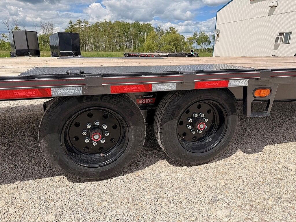 2026 Diamond C 24' Hydraulic Tilt Deckover DET 18k Trailer
