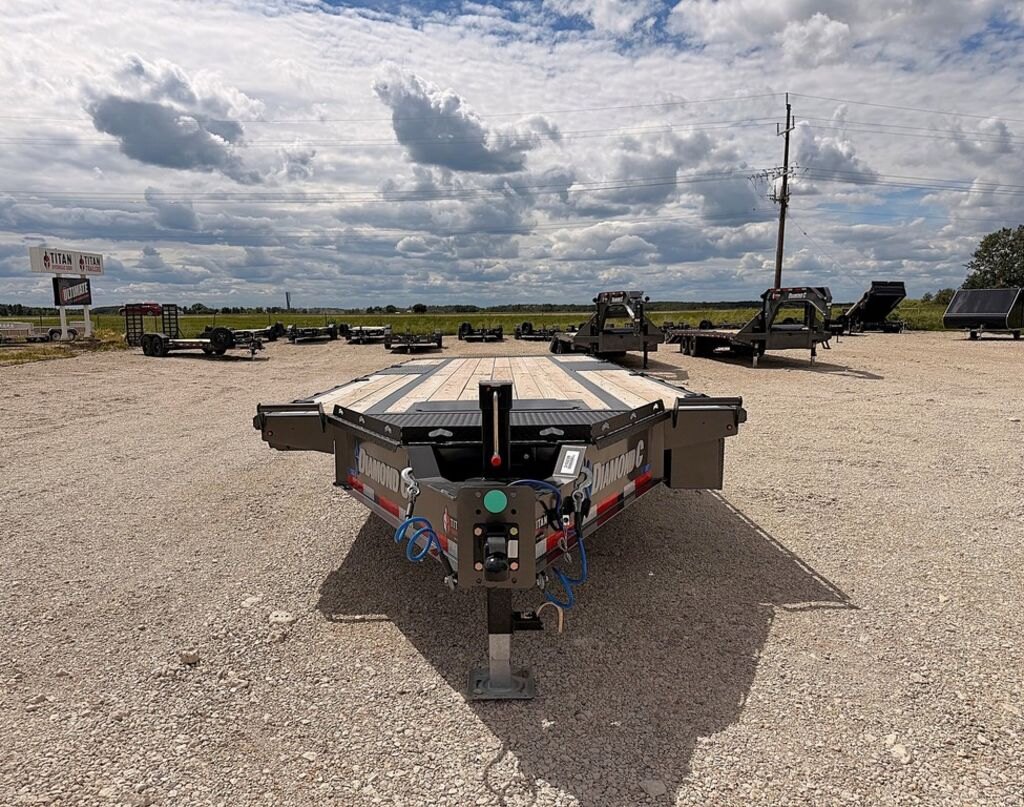 2026 Diamond C 24' Hydraulic Tilt Deckover DET 18k Trailer