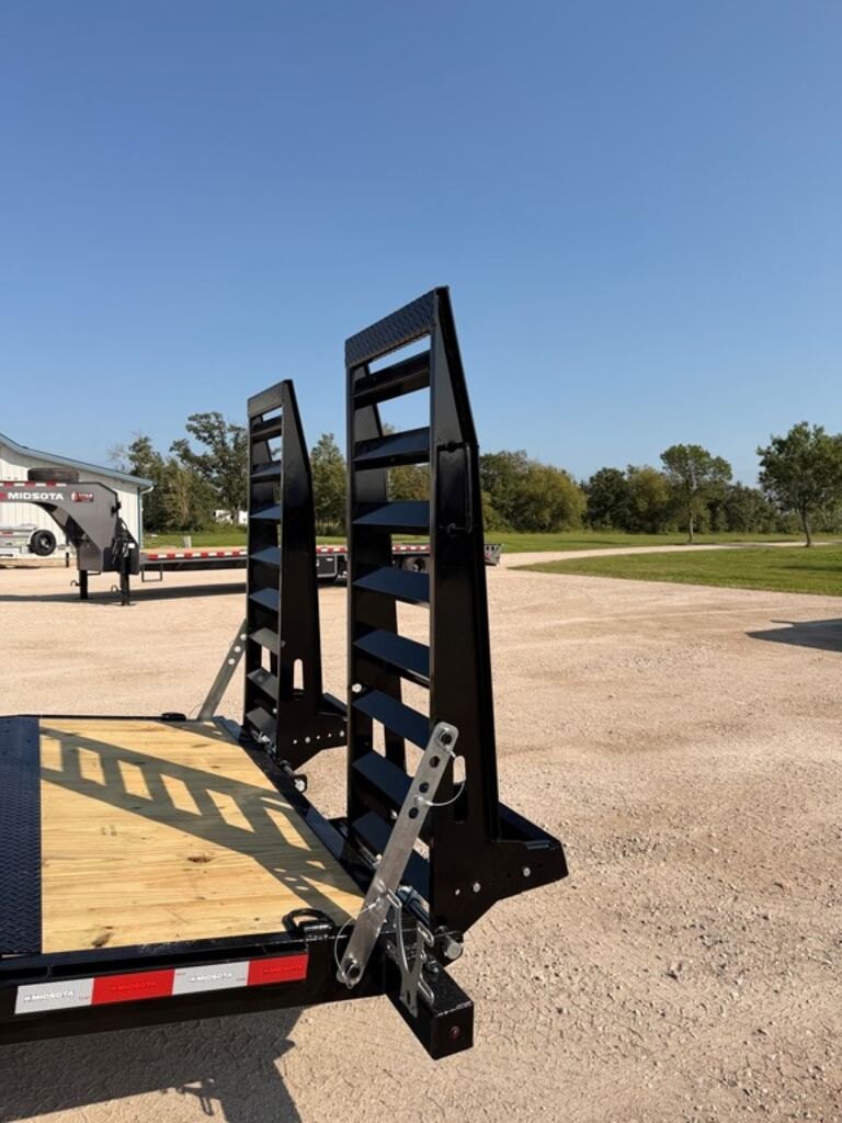 2027 Midsota Nova 20' Equipment 15.4k Trailer