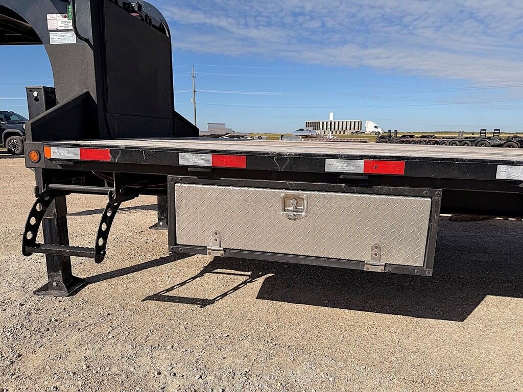 2023 Precision Trailers 30' Gooseneck 30k Trailers